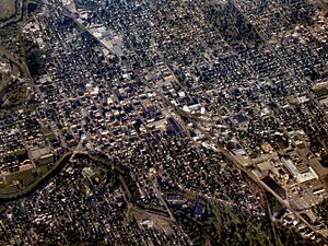 Archivo:Muncie-indiana-downtown-from-above