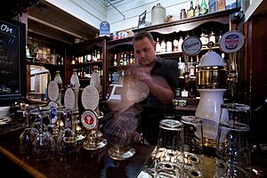 Archivo:Oxford - Eagle and Child Pub - 0183