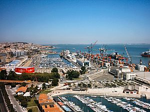 Archivo:Porto de Lisboa (2)