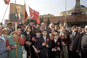 Archivo:RIAN archive 783695 The leader of the CPRF Gennady Zyuganov at the Red Square