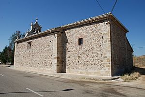 Archivo:Rehabilitated Hermitage of La Virgen del Camino (Castrillo de Villavega) 003
