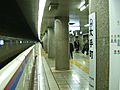 Toei-I09-Otemachi-station-platform