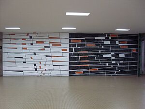 Archivo:UCV 2015-180 Mural de Victor Valera, 1955
