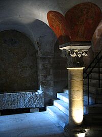 Archivo:Bayeux-crypte1