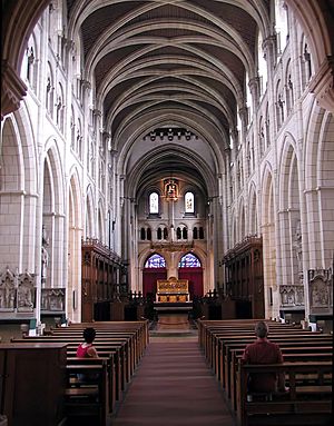 Archivo:Buckfast.abbey.nave.arp