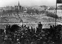 Archivo:Bundesarchiv Bild 183-1987-0922-500, Wien, Heldenplatz, Rede Adolf Hitler