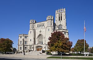 Archivo:Catedral de tradición escocesa, Indianápolis, Estados Unidos, 2012-10-22, DD 04