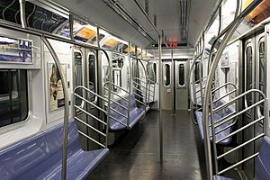 Archivo:Empty subway in NYC