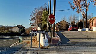 Entrada a Sierra Elvira (Granada).jpg