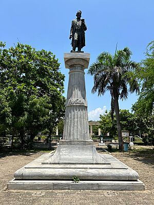 Archivo:Estatua de Rafae Núñez parque del Cabrero Cartagena de Indias-20240820