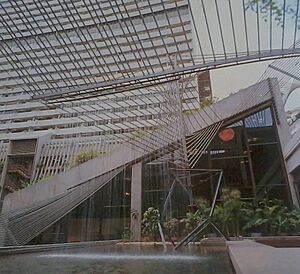 Archivo:Gego "Estructuras Aéreas Ambientales" (1973)