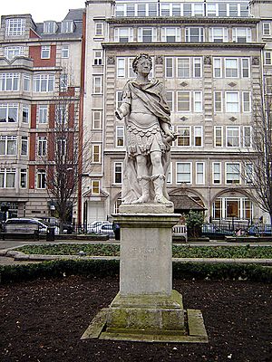 Archivo:George II statue 1
