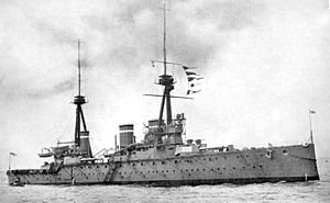 Archivo:HMS Invincible (1907) British Battleship