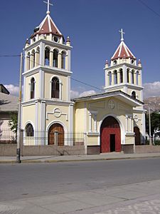 Archivo:IglesiaPlazaBelen-Huaraz