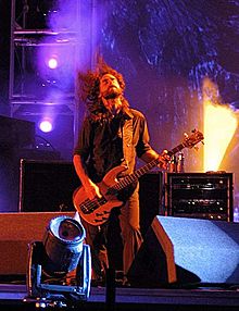 Justin chancellor tool roskilde festival 2006 cropped.jpg