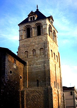 Archivo:Leon-spain-san-isidoro-basilica-tower