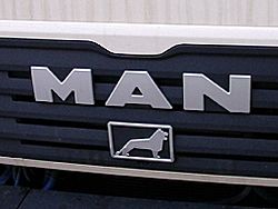 Archivo:MAN logo