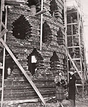 Archivo:Melnikov&his wife