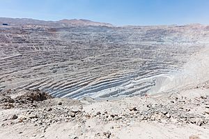 Archivo:Mina de Chuquicamata, Calama, Chile, 2016-02-01, DD 113