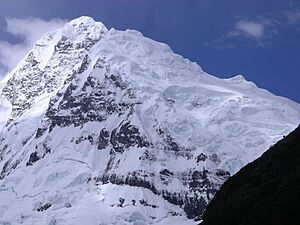 Archivo:Nevado Huantsan - Peru