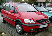 Archivo:Opel Zafira front 20071002