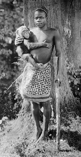 Archivo:Ota Benga at Bronx Zoo