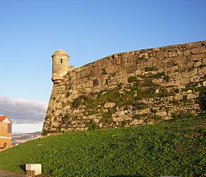 Archivo:Restos del Castillo de San Sebastian en Vigo Foto Miguel Angel Otero Soliño