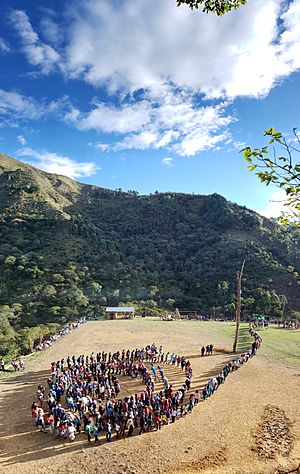 Archivo:Ritual sagrado del Saakhelu (realizado por el pueblo indígena nasa) en el resguardo de Jambaló (Cauca - Colombia), vereda Buena Vista - La Marqueza. Agosto de 2018