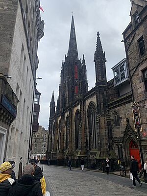 Archivo:Royal Mile “The hub”, Edimburgh