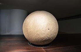Sphère de pierre