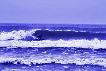 Archivo:Surfista en Huanchaco2