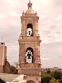 Archivo:Torre Campanario del templo de San Marcos