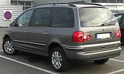 Archivo:VW Sharan Pacific (2004) rear