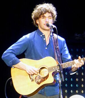 Archivo:Vance Joy at Ford Field in Detroit