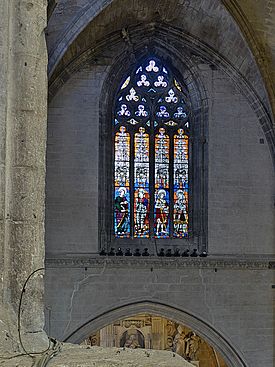 Archivo:Vidriera sobre la portada del Sagrario, Catedral de Sevilla
