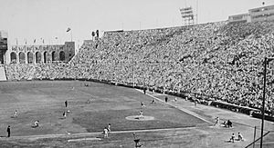 Archivo:1959 World Series Los Angeles Memorial Coliseum
