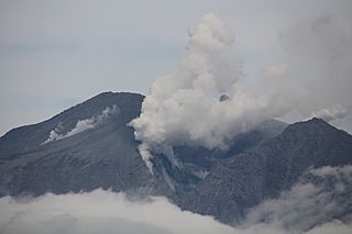 2014 Mount Ontake eruption (October 4).JPG