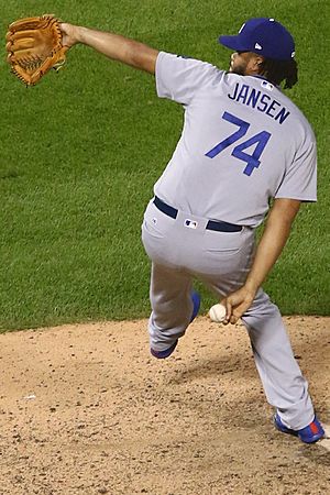 Archivo:20170718 Dodgers-WhiteSox Kenley Jansen pitch 2 (0)