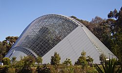 Archivo:Adelaide Botanic Gardens Bicentennial conservatory