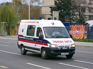 Archivo:Ambulance in Zagreb