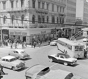 Archivo:Athens, Omonia Square at 60s