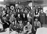 Archivo:Bundesarchiv Bild 119-0289, München, Hitler bei Einweihung "Braunes Haus"