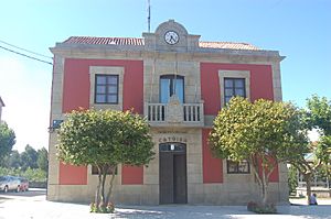 Archivo:Casa consistorial de Catoira