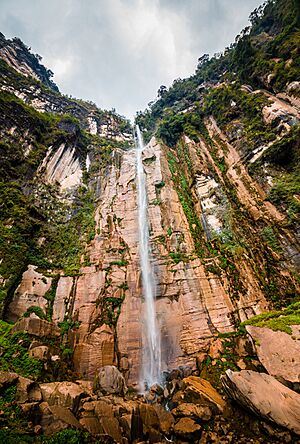 Archivo:Catarata Yumbilla