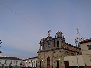 Archivo:Catedral de Soatá (Simón Bolivar)