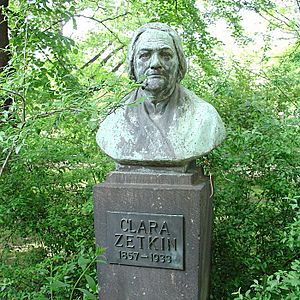 Archivo:Clara Zetkin Denkmal Dresden