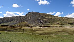 Archivo:Cueva de Lauricocha 07444