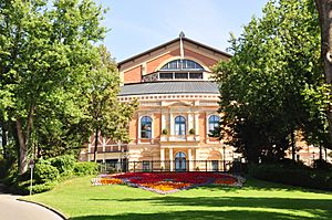 Festspielhaus de Bayreuth Festival 2016.jpg