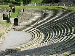 Archivo:Fiesole, area archeologica, teatro 03