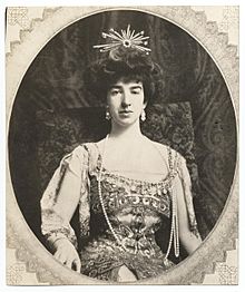 Gertrude Vanderbilt Whitney (c 1909).jpg